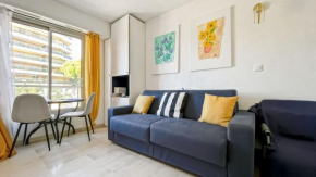 Modest studio in Le Suquet